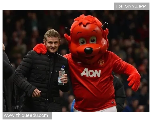 英超球队曼联惨遭惨败,主帅索尔斯克亲自负责调整球队阵容 英超球队曼联惨遭惨败,主帅索尔斯克亲自负责调整球队阵容